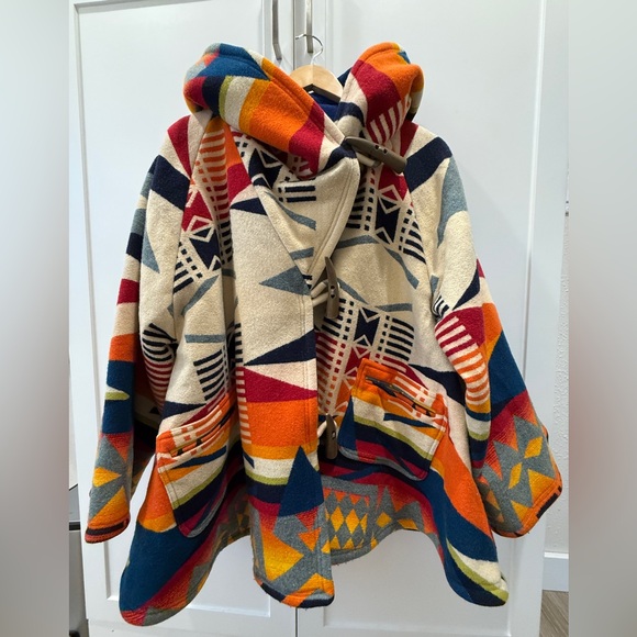 Lindsey Thornburg Pendleton Cloak - Fire Legend Pattern - Picture 8 of 8